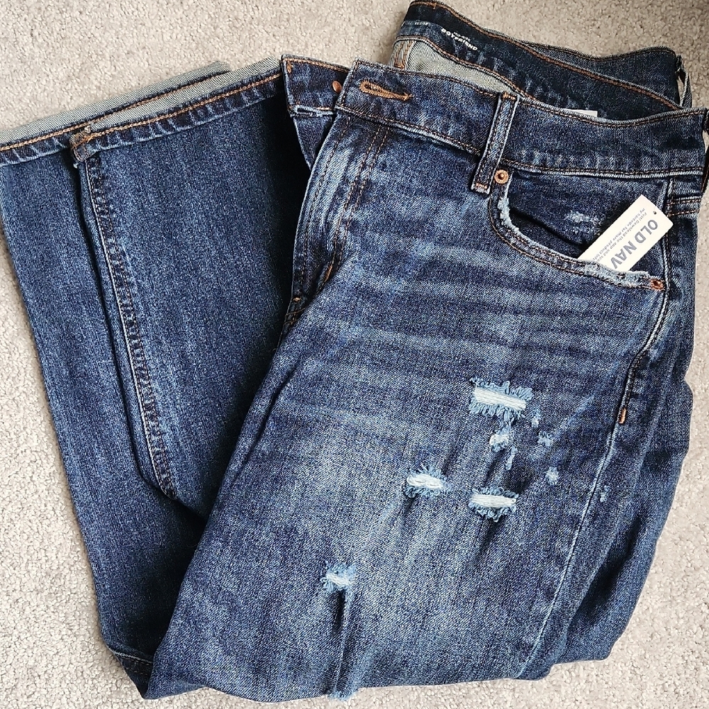 Old Navy Mid-Rise Distressed Boyfriend Jeans